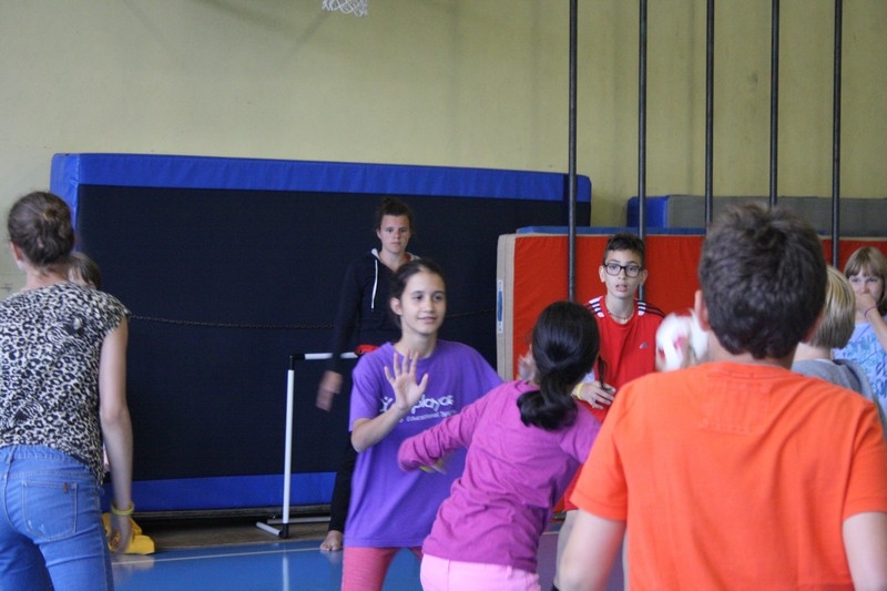 Village Camps International Summer Camp Leysin, Switzerland 2026-08-15 https://www.villagecamps.com/journals_admin/images/683-23-handball (83).jpg